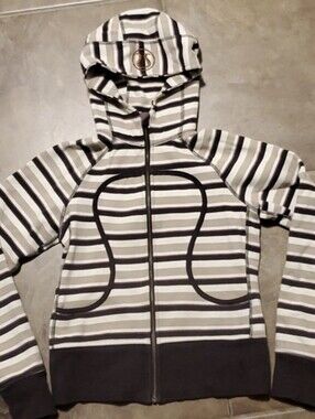Lulu Hoodie Sz.6